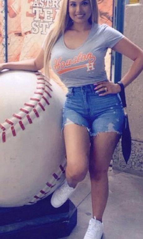 Sekzzibunnie naked pornstar image