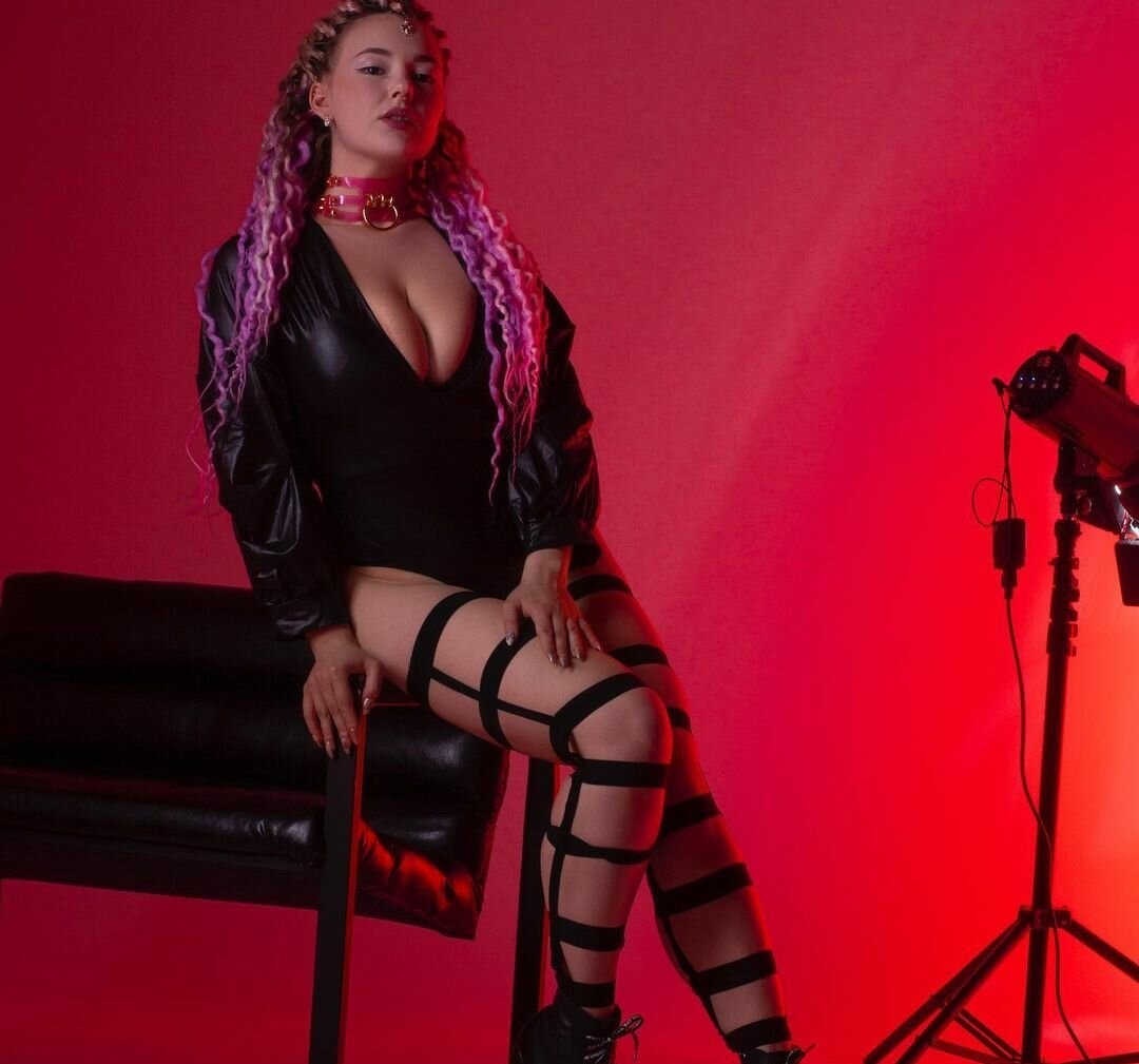 Ana Bastet model adult gallery