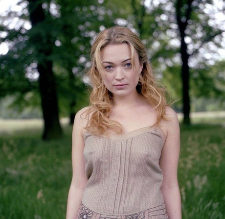 Sophia Myles pretty actress pics