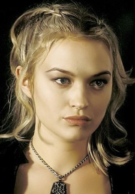 Sophia Myles model porn image
