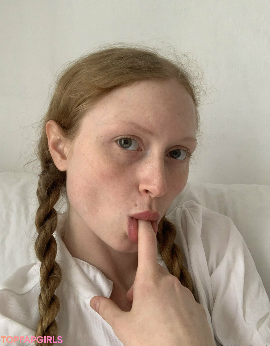 curvy lesbian onlyfans free naked pics