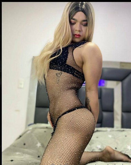 posh babe perfect actress photo