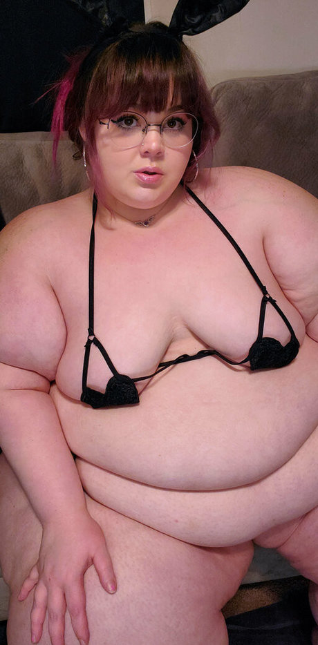 bubblybooty nude star img