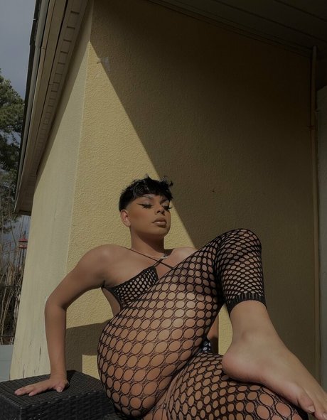 Yourplaybunnyy free model img