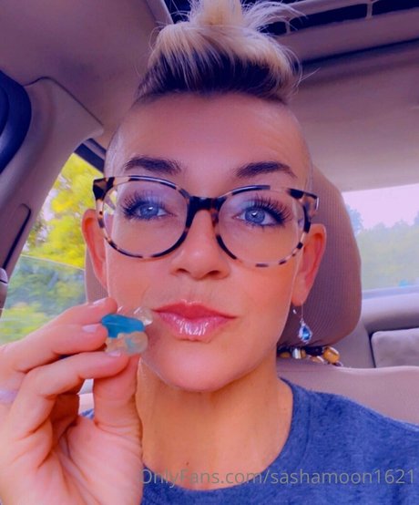 sashamoon1621 naked actress gallery