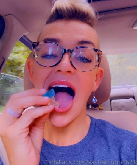 sashamoon1621 xxx model archive