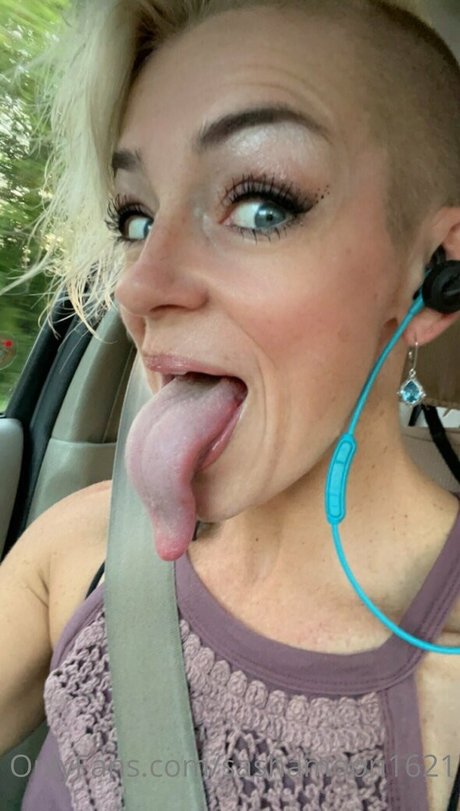 sashamoon1621 model hd picture