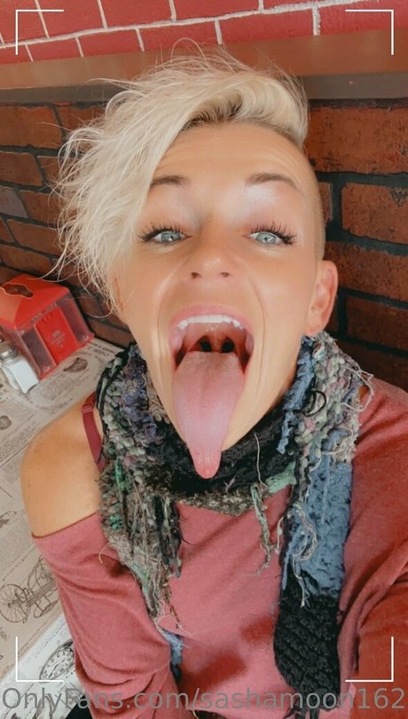 sashamoon1621 pornstar pretty image