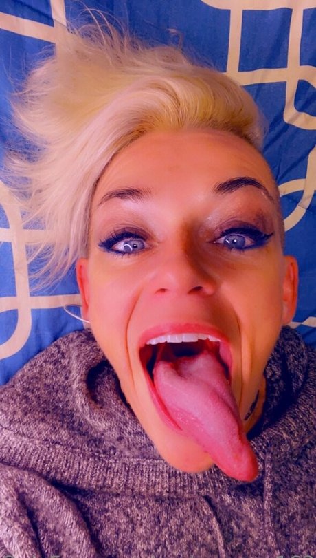 sashamoon1621 model high quality img