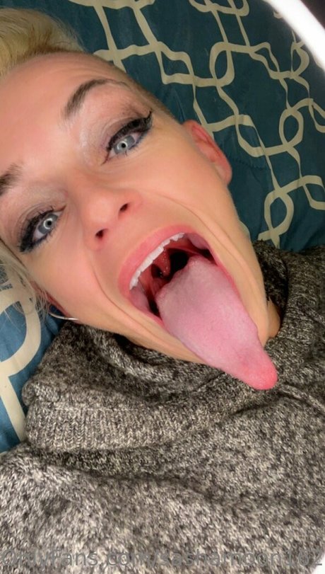 sashamoon1621 nice model img