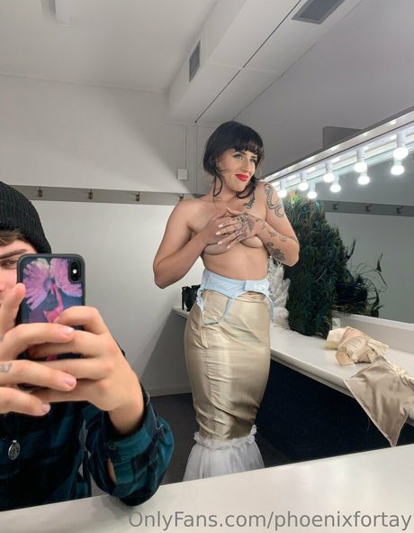 phoenixfortay star erotic archive