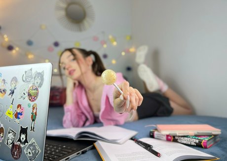 youngy lizzy exclusive model archive