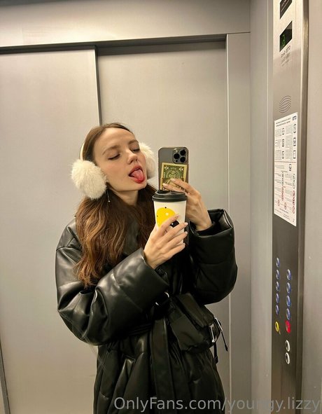 youngy lizzy sexy star pictures