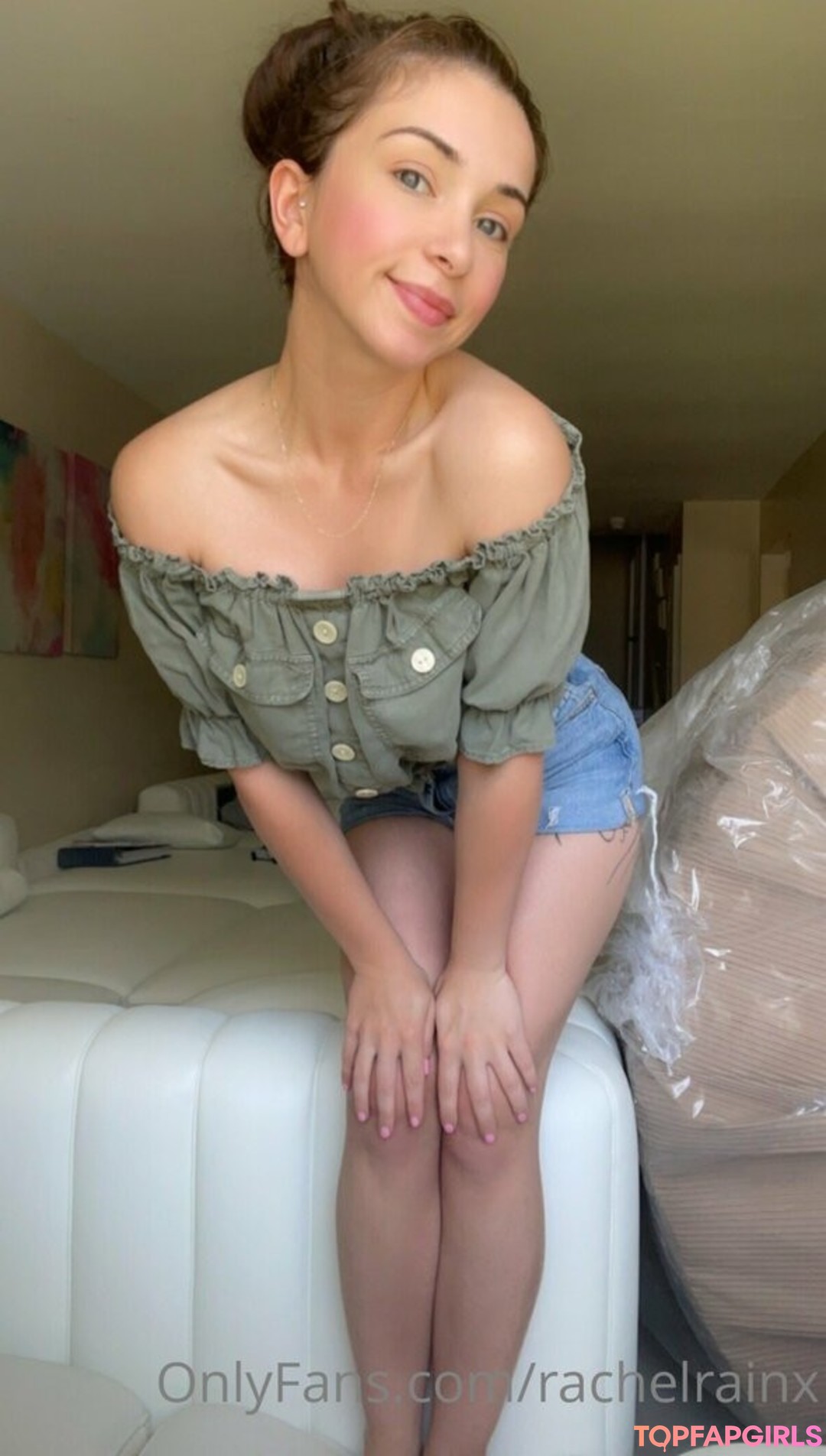 Rachelrainx model adult picture