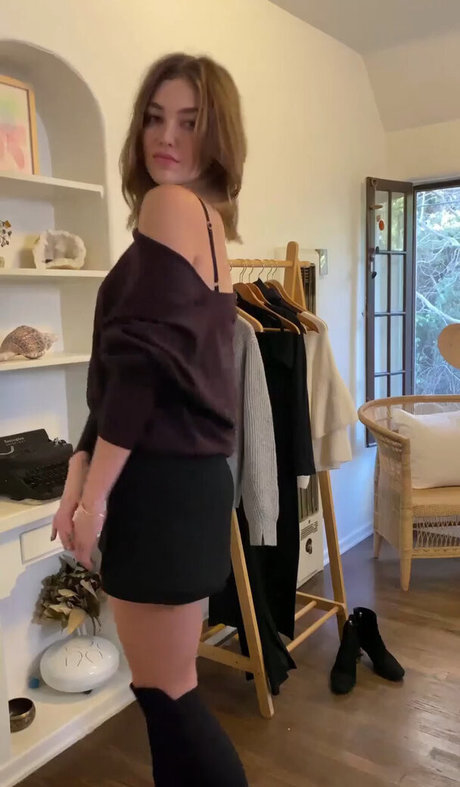 Lili Simmons nudes star pic