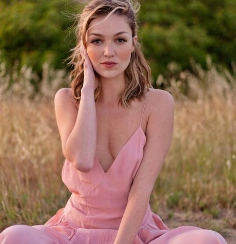 Lili Simmons model sex images
