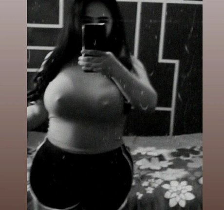 gorgeous milf onlyfans art naked pic