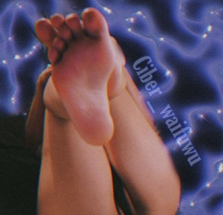 Ciberwaifuwu model photos