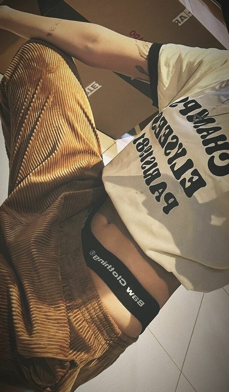 Loud Thaiga nude model photos