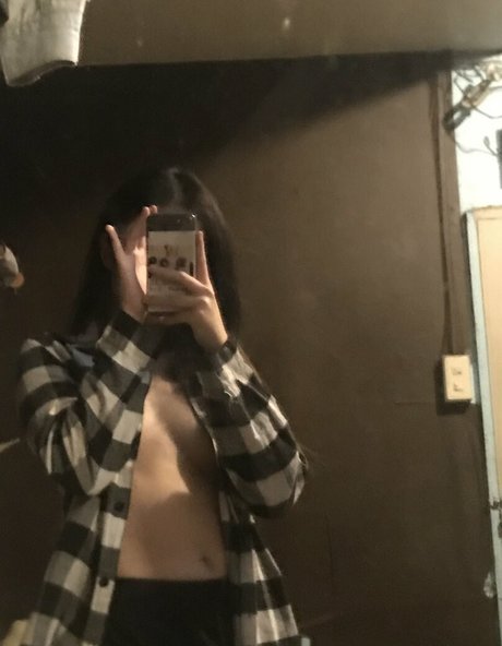 ishigoluv model sexy pic