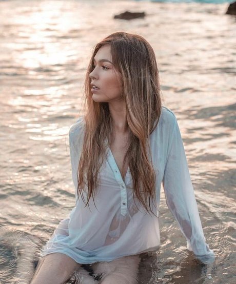 Aya Gutman art model archive