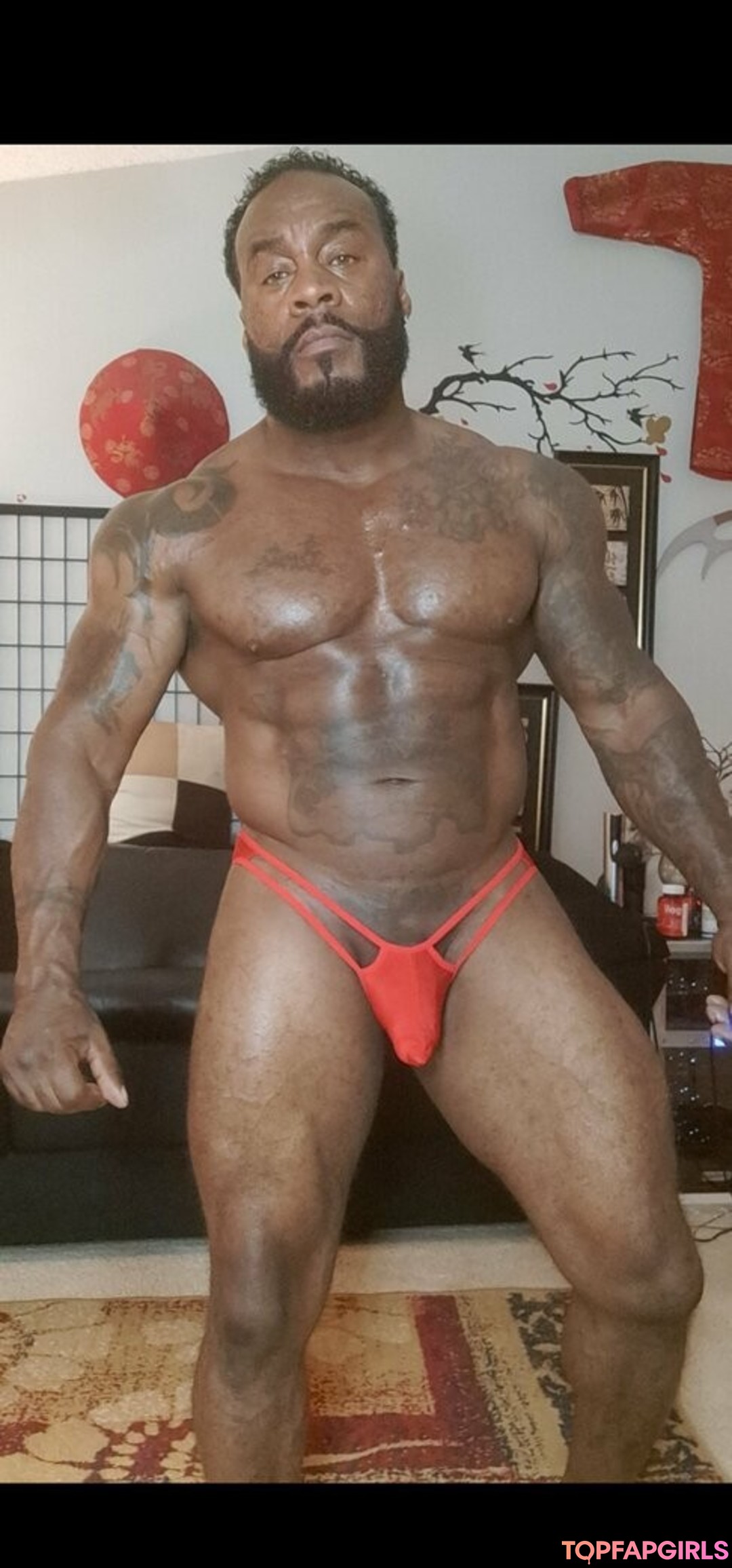 toolsfreepage model image