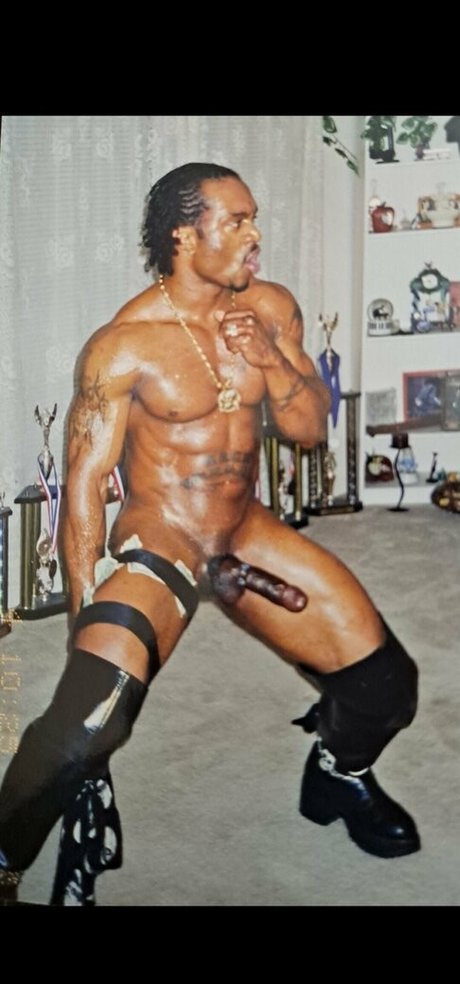 toolsfreepage free model pic