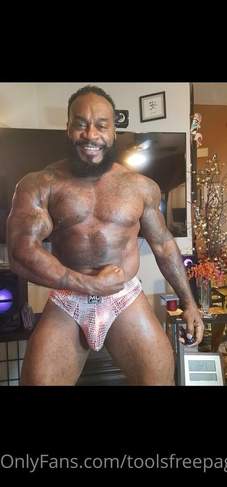 toolsfreepage pornographic model image