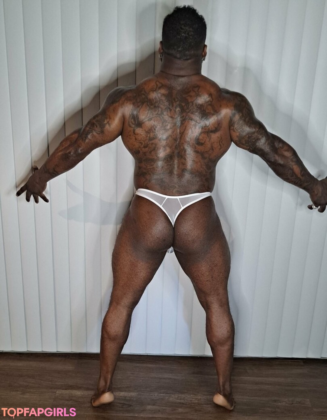 toolsfreepage erotic model picture