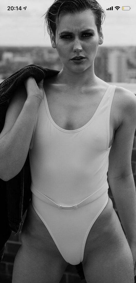 Laura Jane Dunkerley star nudes pictures