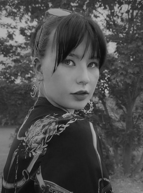 naked milf onlyfans exclusive photo