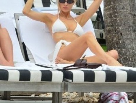 blonde teen pussy onlyfans nude picture