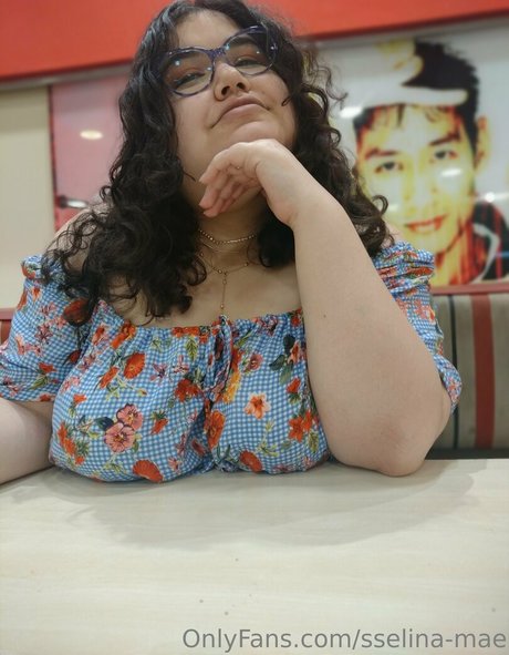 sselina mae top profile image