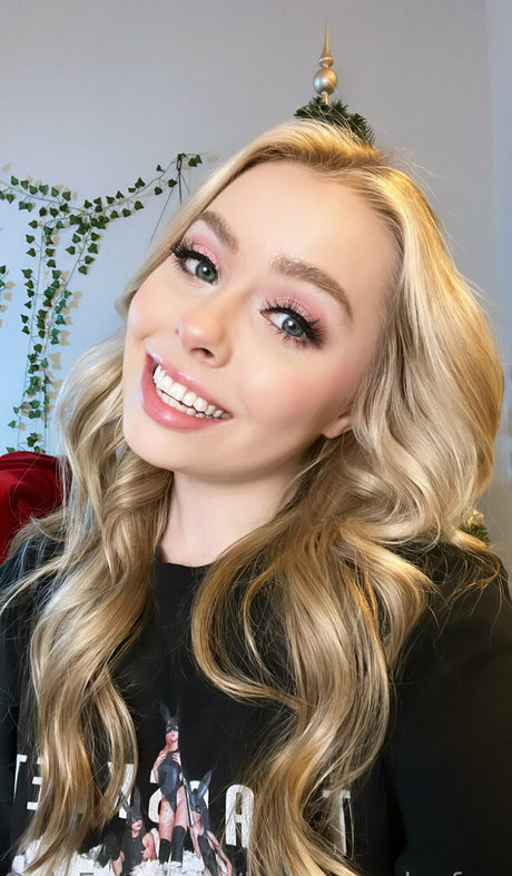 haleyspadesfree art actress pic