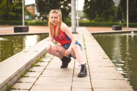 Nomi Teee nude star images