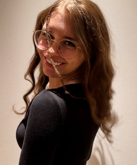 Anna Kauer sexy pornstar pics