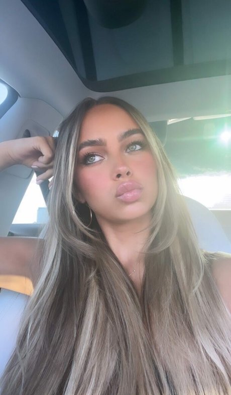 Adison Justis perfect model pictures