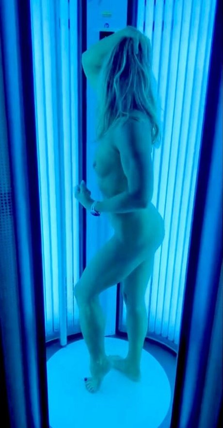 Renee Daniels pornstar nude gallery