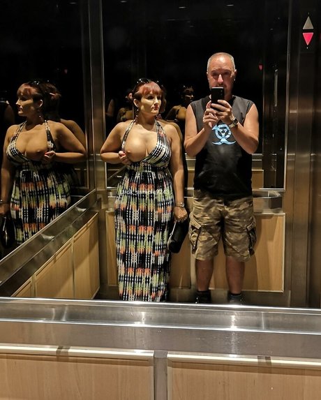 Tiny With Tits xxx model pic