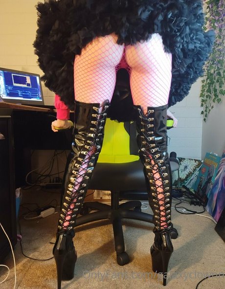 brunette petite onlyfans sexy nude pictures