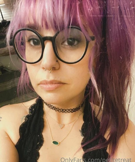 petitetreat_ star nude galleries