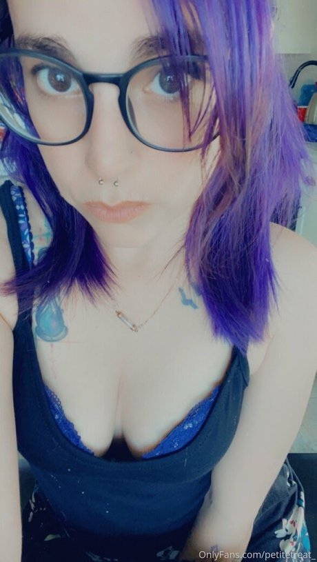 petitetreat_ free actress pic