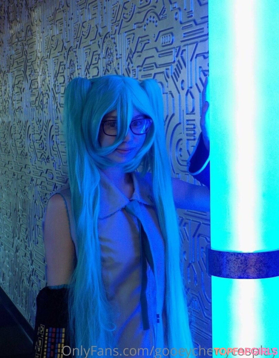 gooeychewycosplay profile image