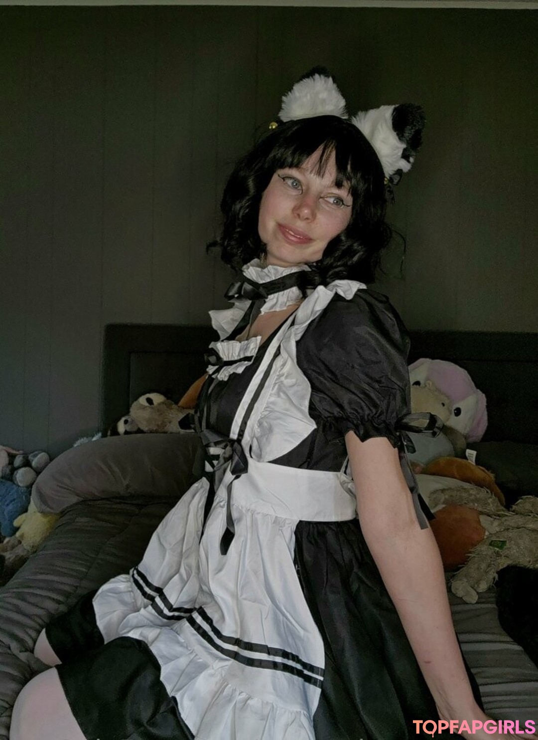 gooeychewycosplay sexy actress photo