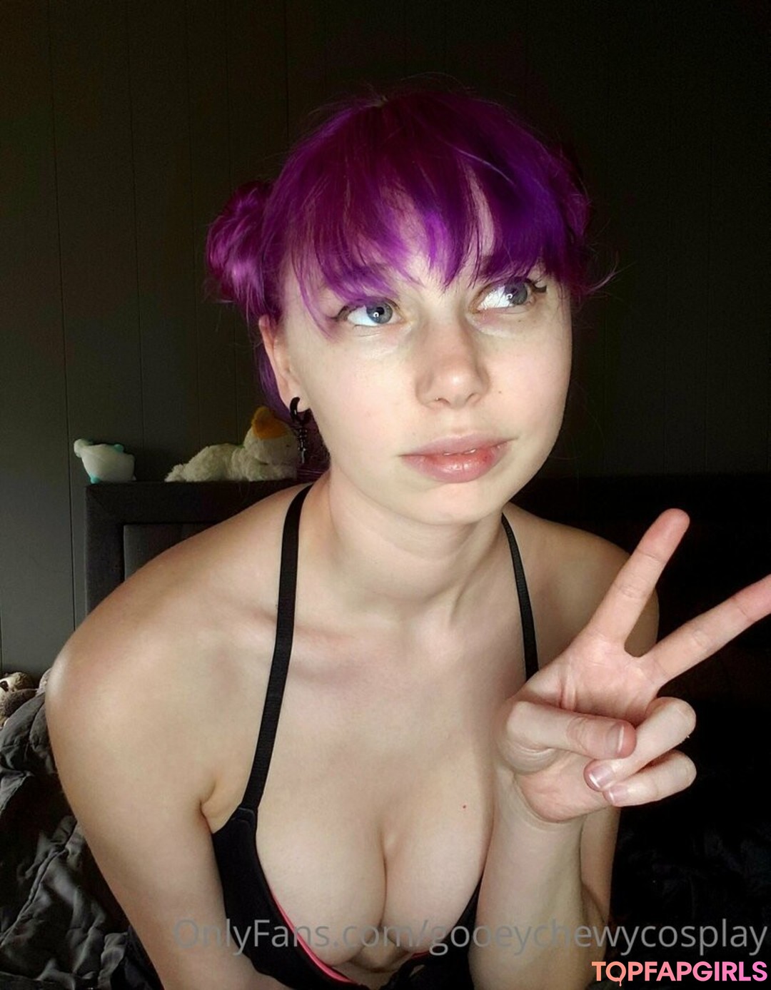 gooeychewycosplay nude pornstar images