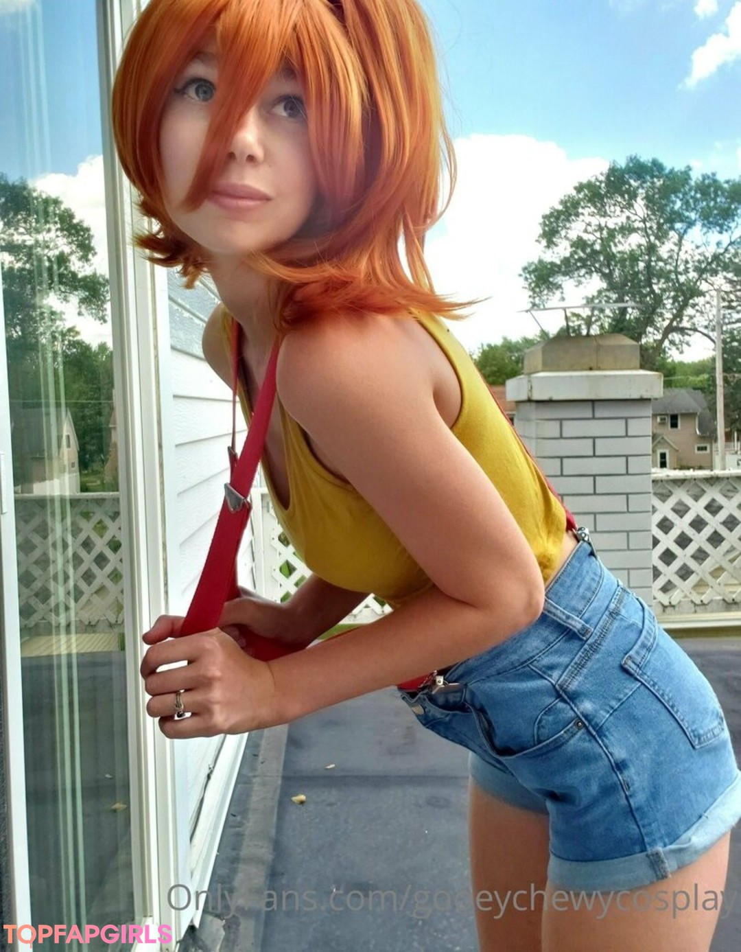gooeychewycosplay beautiful actress photos