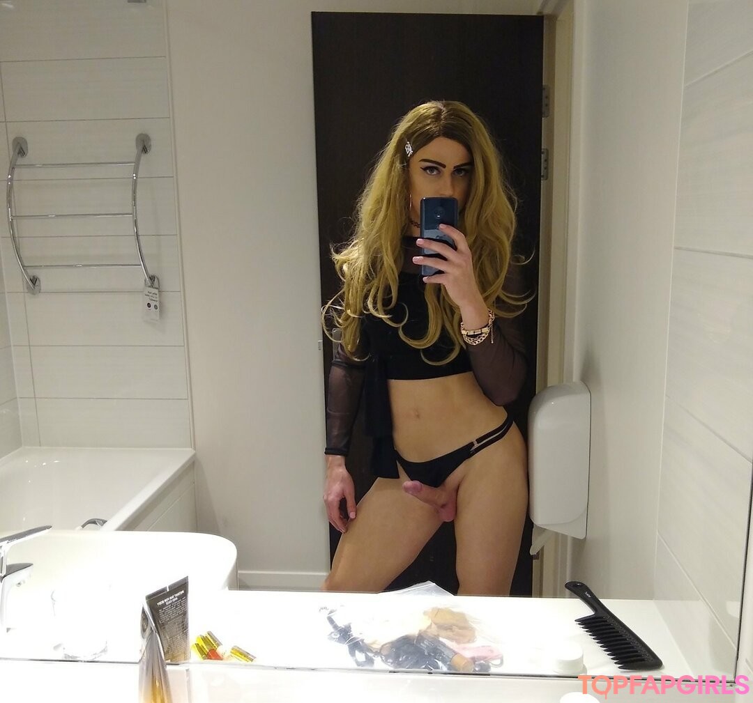 tayrosiee top profile image