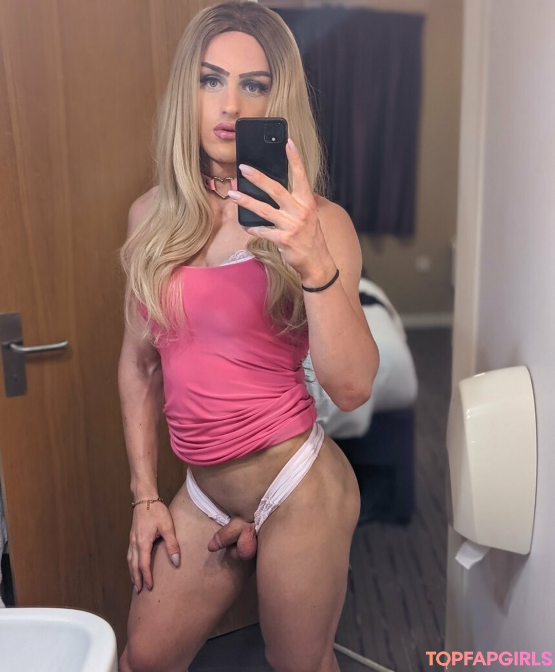tayrosiee model nudes pic