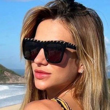 Gabi Martins hd model pictures