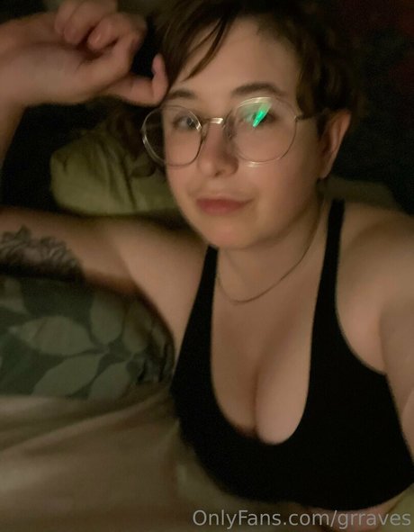 grraves model sexy galleries